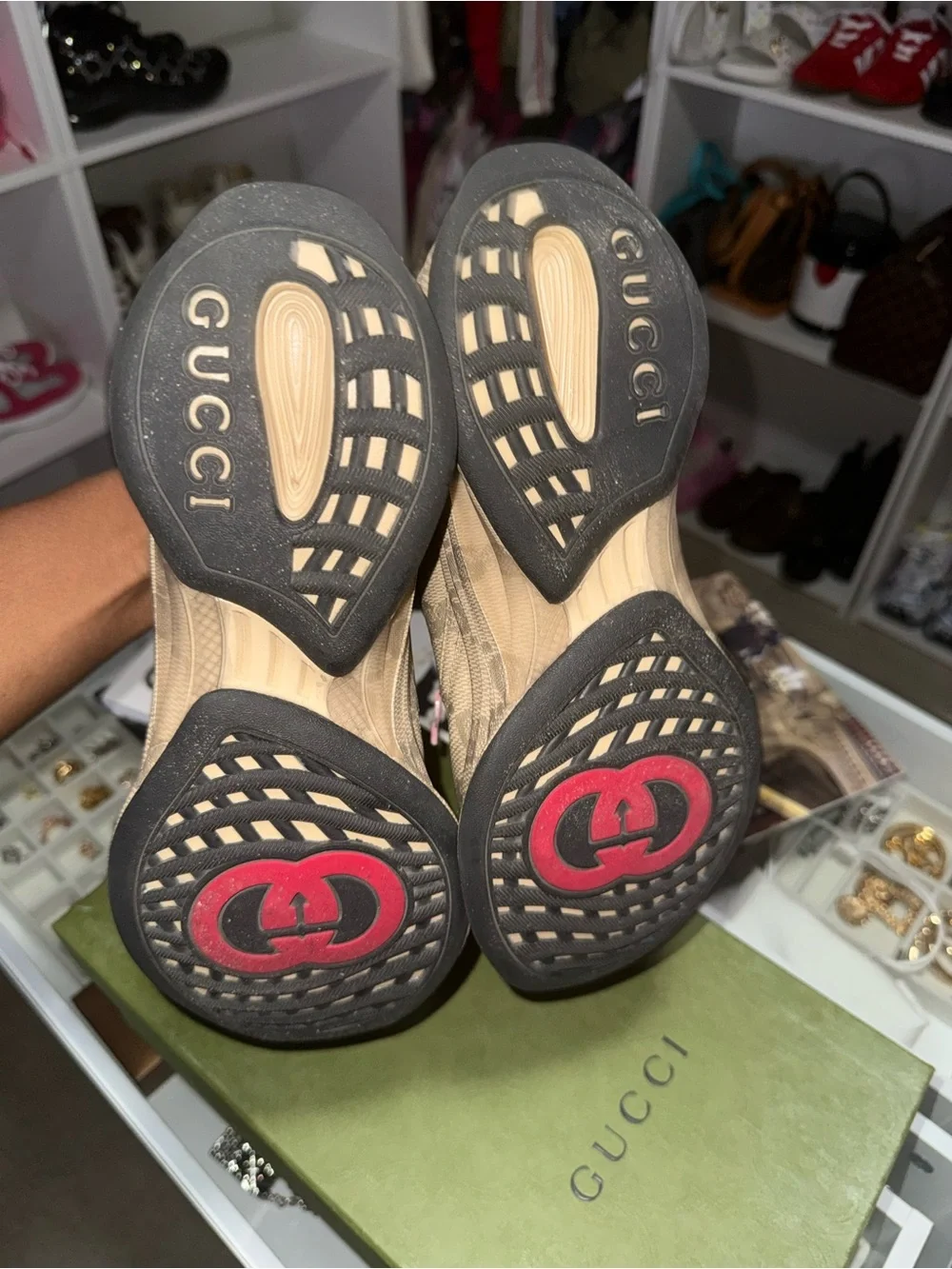 Gucci Ultralight sneakers